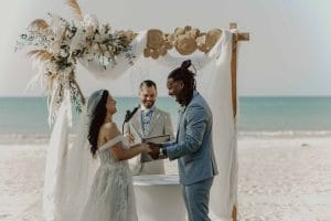 The Benefits Of A Wedding Officiant