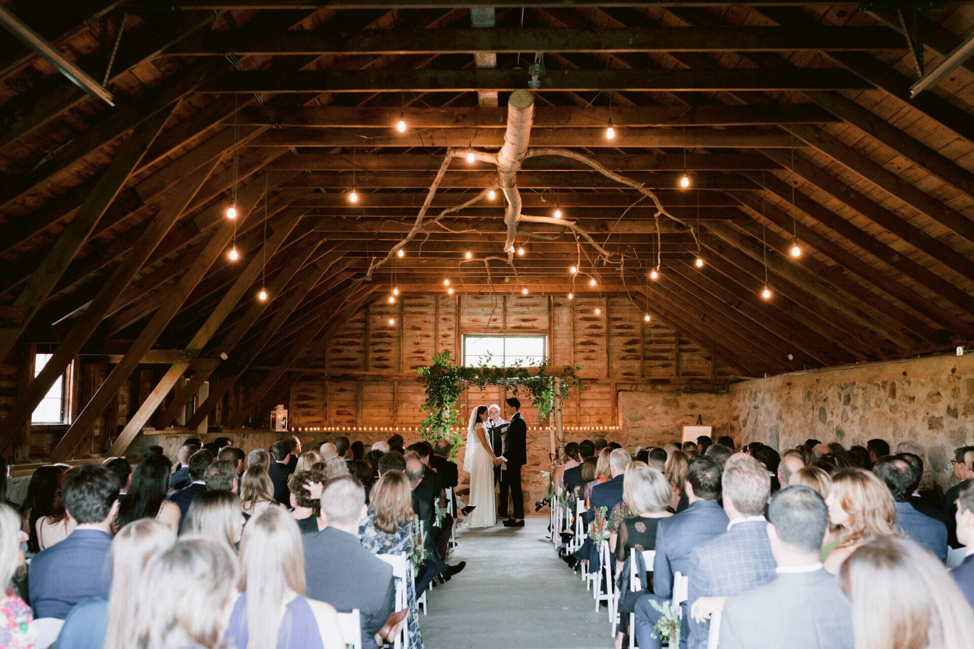 10 Farm Wedding Venues Near Toronto That You Should Visit - Plan In Love